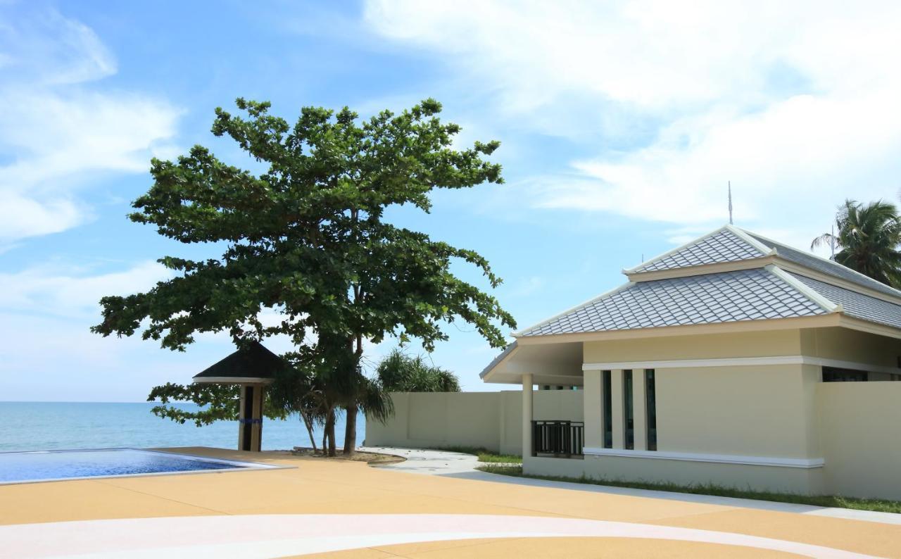Wis Beach Khanom Luaran gambar