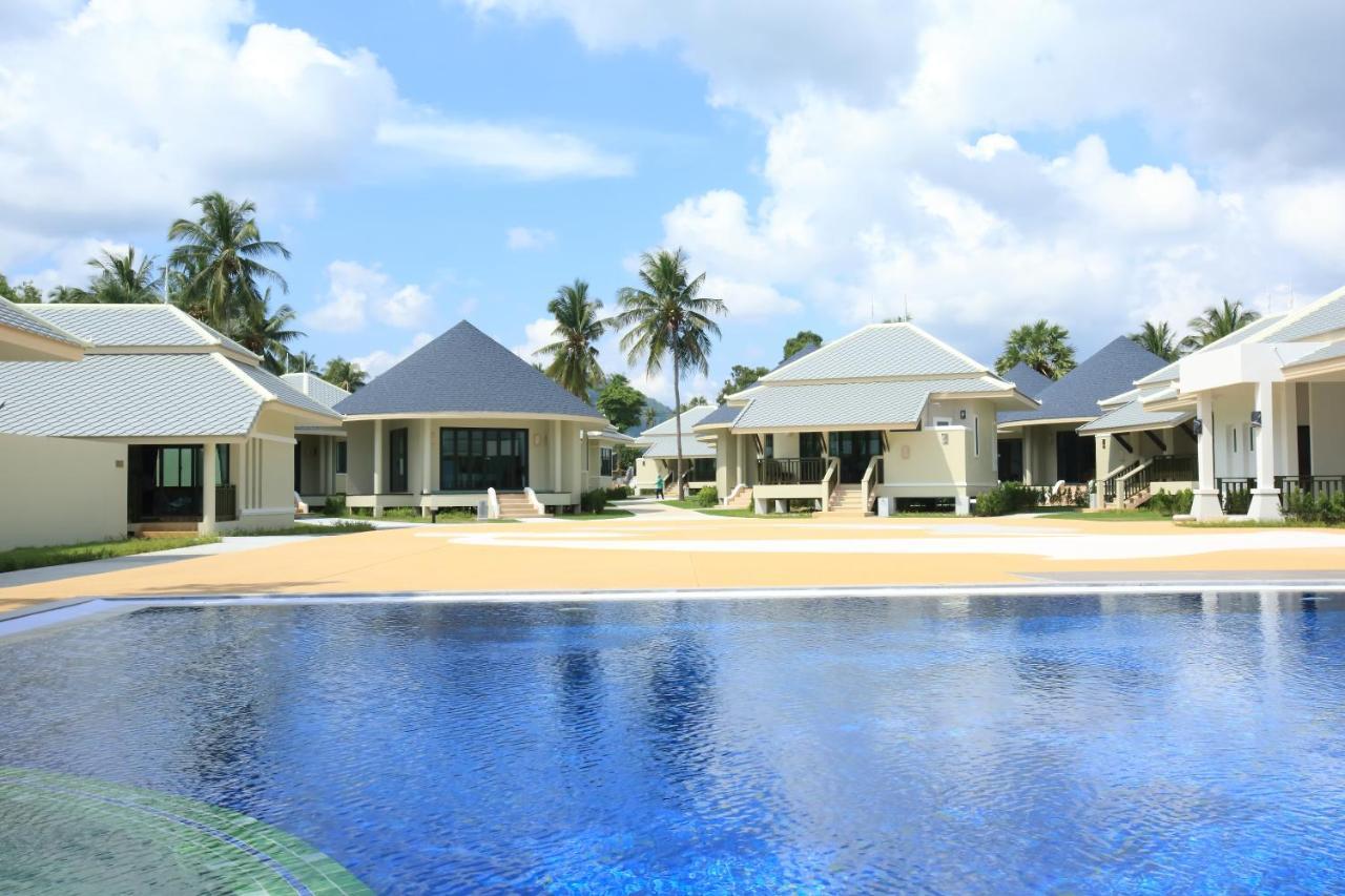 Wis Beach Khanom Luaran gambar